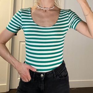 Amisu Striped Green & White Short Sleeve Bodysuit (XS)